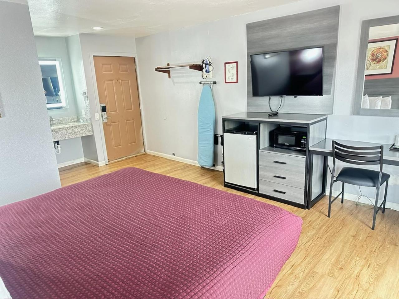 Ocean Gate Hotel 2*