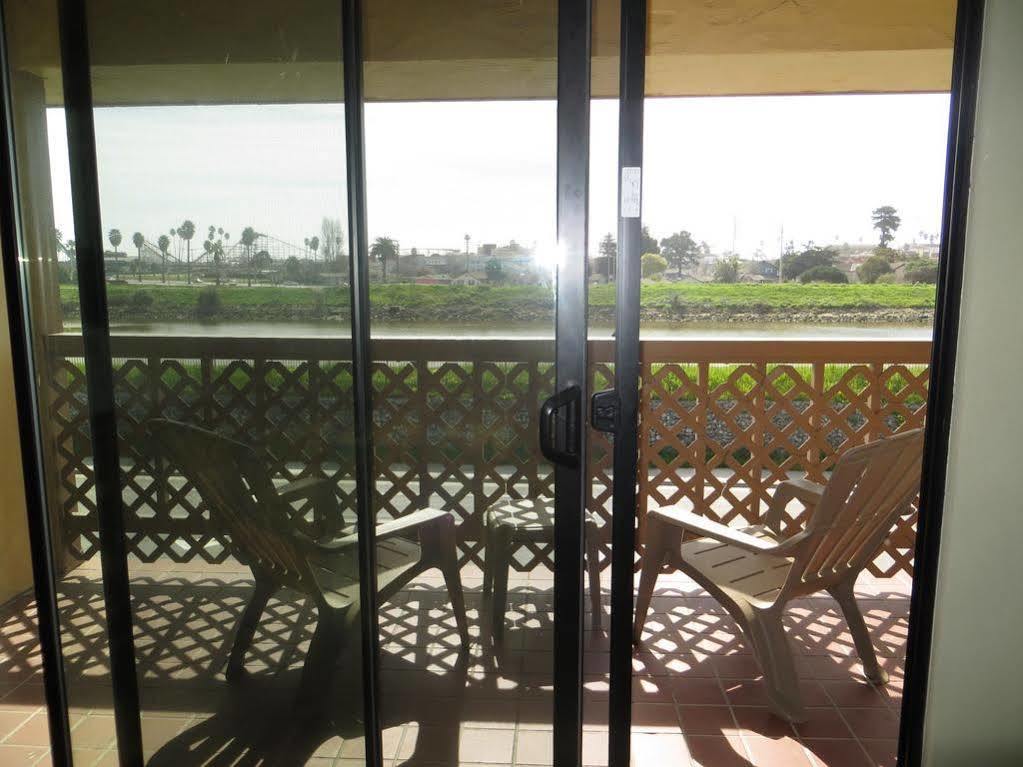 Ocean Gate Hotel